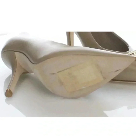 Burberry Leather Ezra TB Monogram Pointed Toe Pumps size 35 - Picture 8 of 10